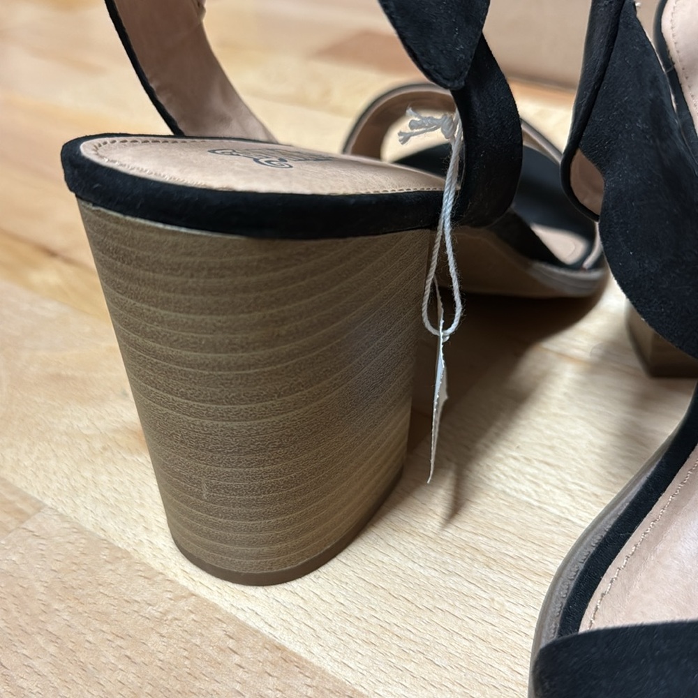 Brand new Women’s heeled sandals size 12W - Picture 2 of 5